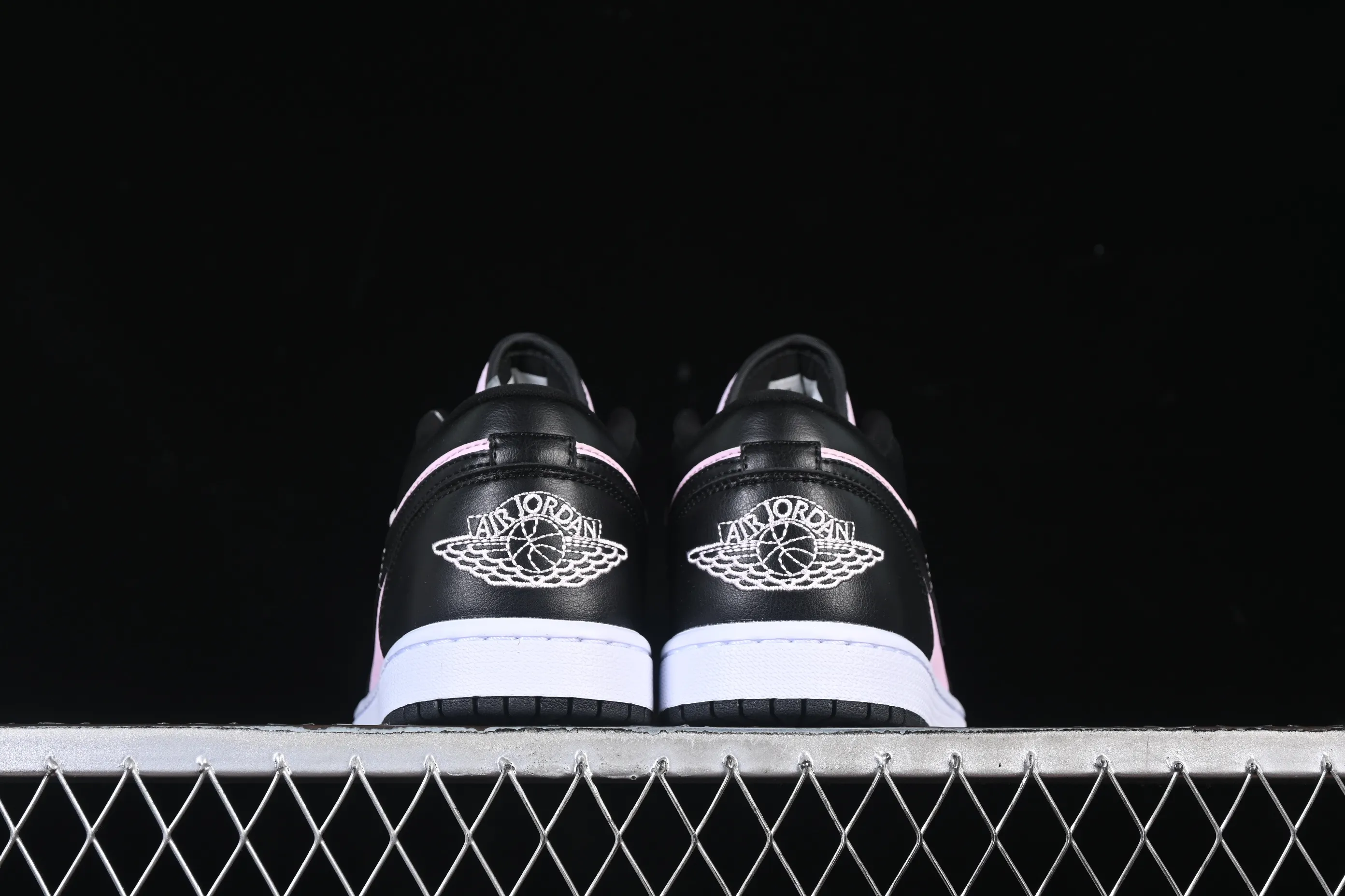All categories Air Jordan Jordan series basketball shoes Air Jordan 1 Low Air Jordan 1 Low AJ1 Joe 1 black powder low-top cultural casual sneakers IO3394-663